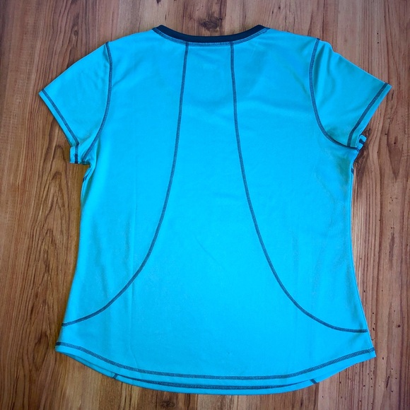 NWOT St. Johns Bay Shirt Active Petite Medium Blue - Picture 2 of 14